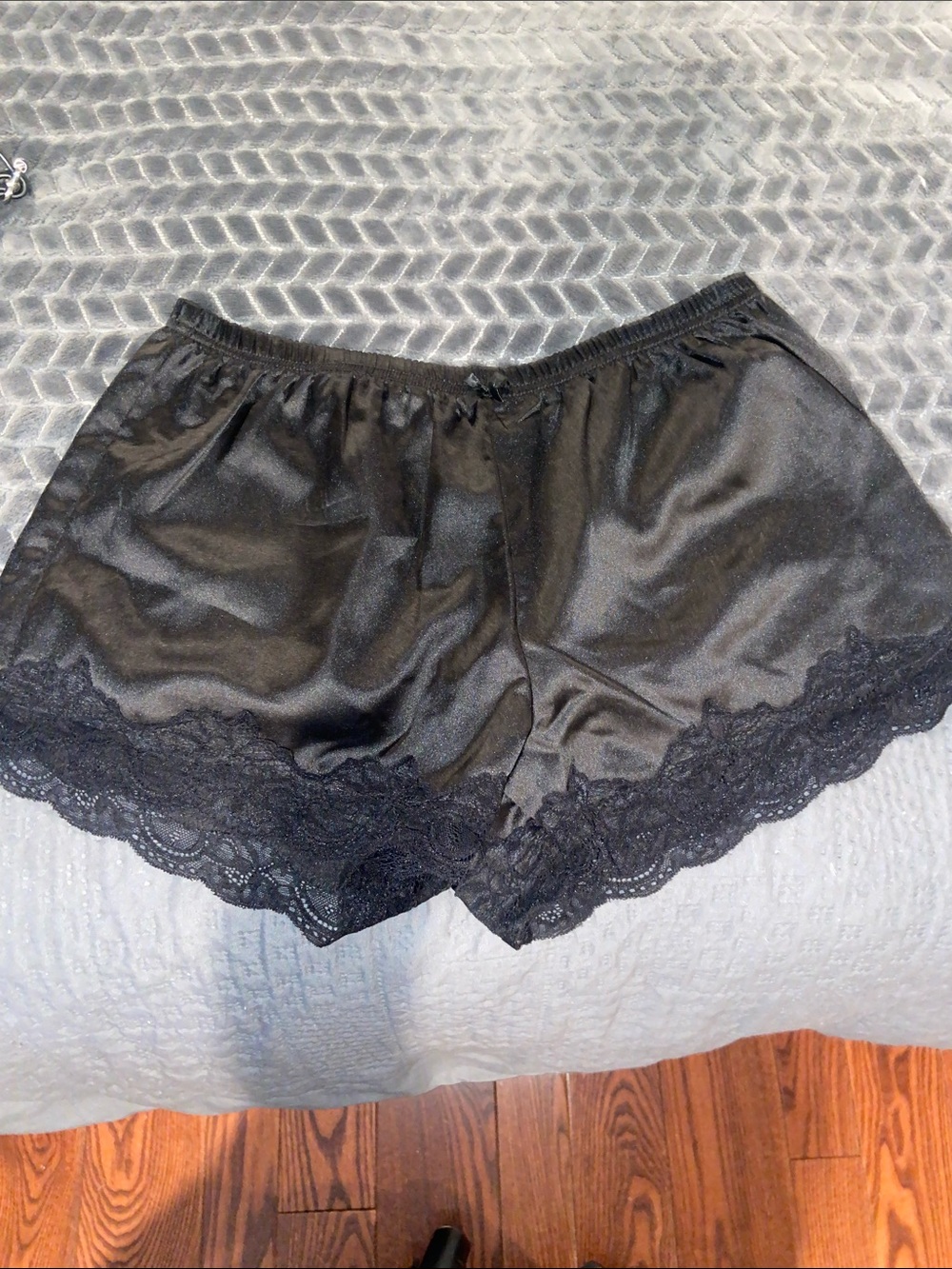Pretty Garbage, size M, black
